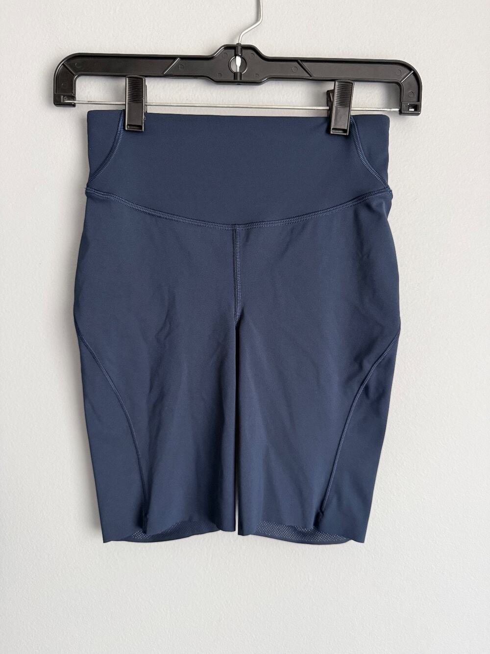 Lululemon Women's 4 Navy High-Rise Biker Shorts Pilates Gym Yoga Athleisure